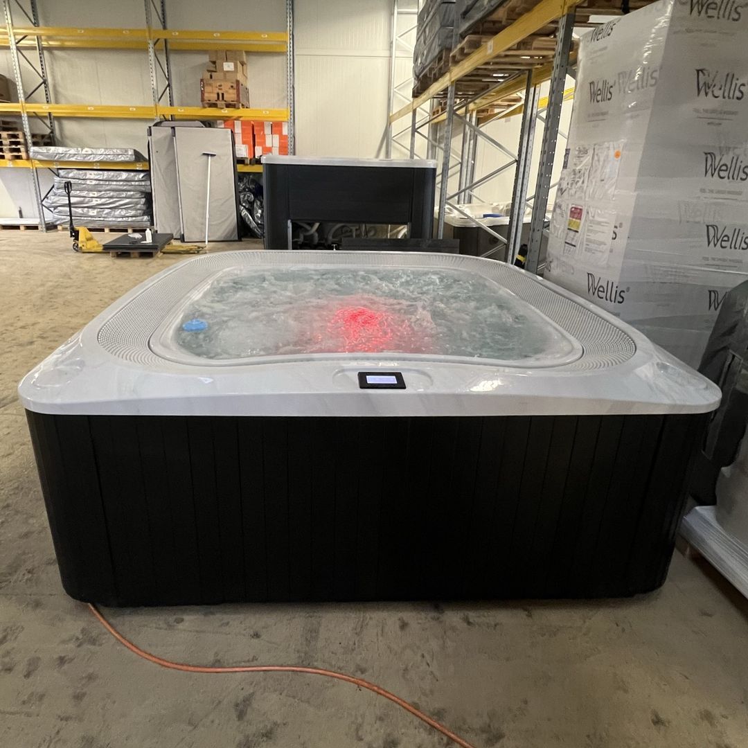 Refurbished Whirlpool Infinity Spa OF210