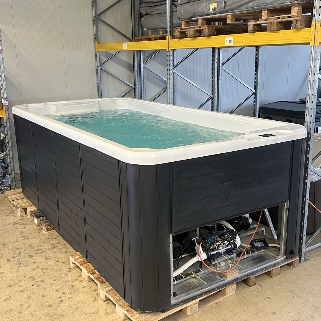 Refurbished Swimspa Modell Swim 42 Pro